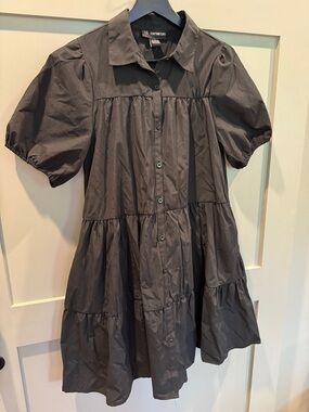 Contemporary Puff-Sleeve Tiered Midi Dress - Black